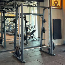 Charger l&#39;image dans la galerie, Attack Strength Counter Balance Smith Machine
